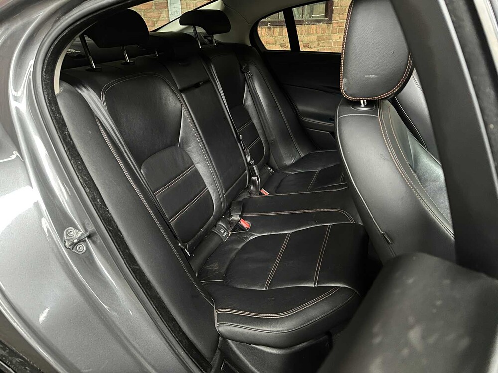 Jaguar XE 2.0 D Portfolio 179PS 2015, H-969-LL