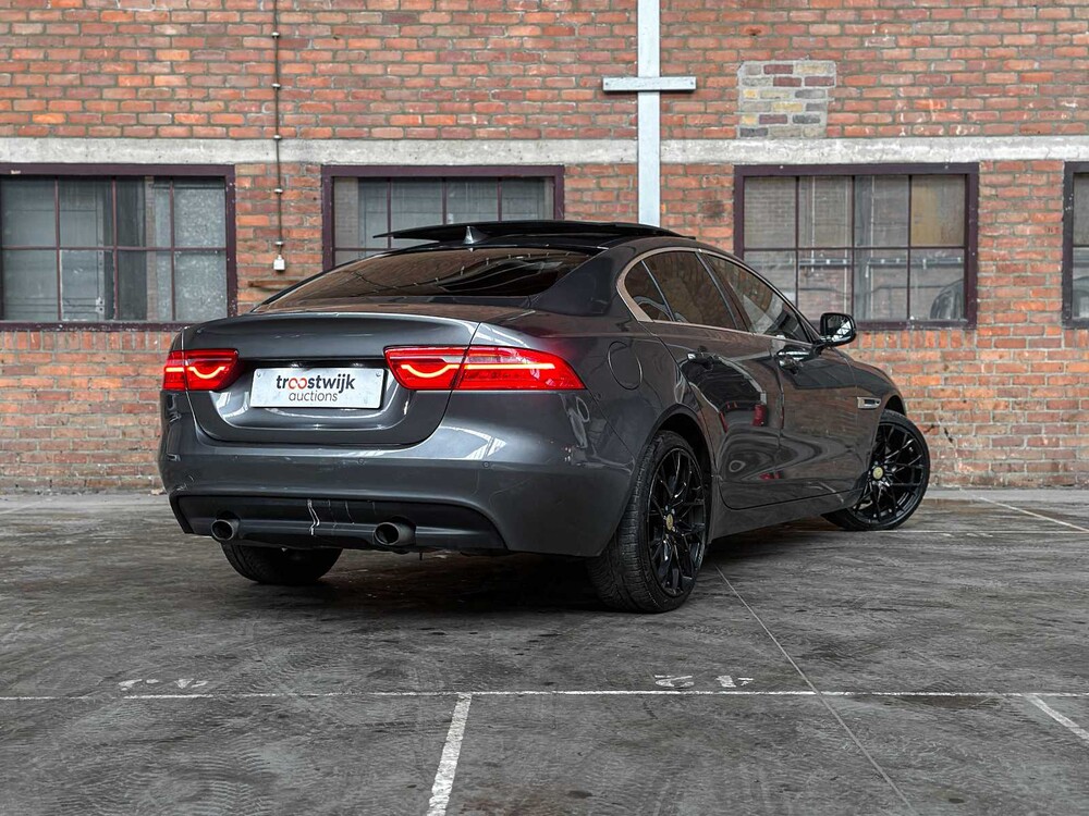 Jaguar XE 2.0 D Portfolio 179PS 2015, H-969-LL