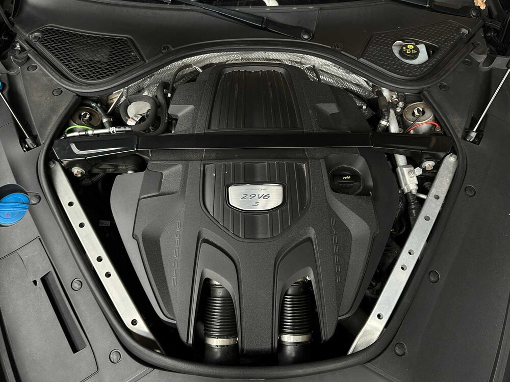Porsche Panamera Sport Turismo 4S 2.9 V6 441hp 2018, J-376-JS
