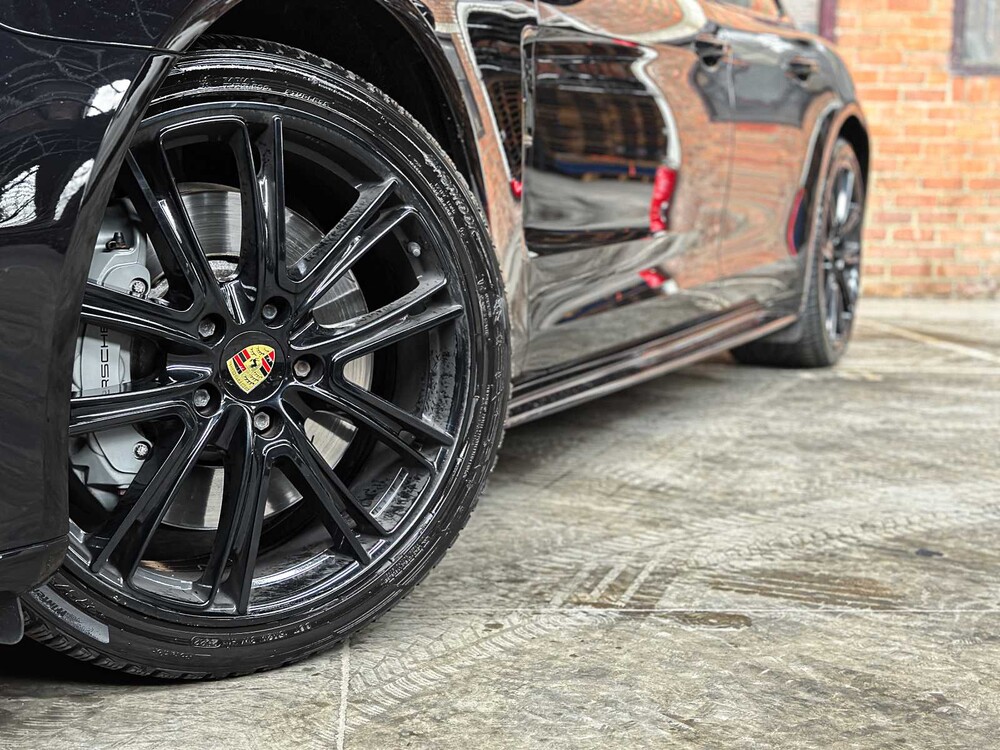 Porsche Panamera Sport Turismo 4S 2.9 V6 441hp 2018, J-376-JS