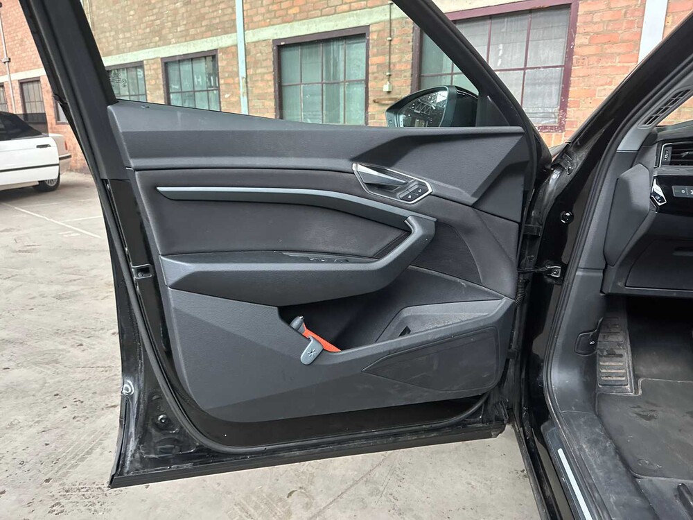 Audi e-tron 55 Quattro Edition 95kWh 408PS 2020, J-305-XB