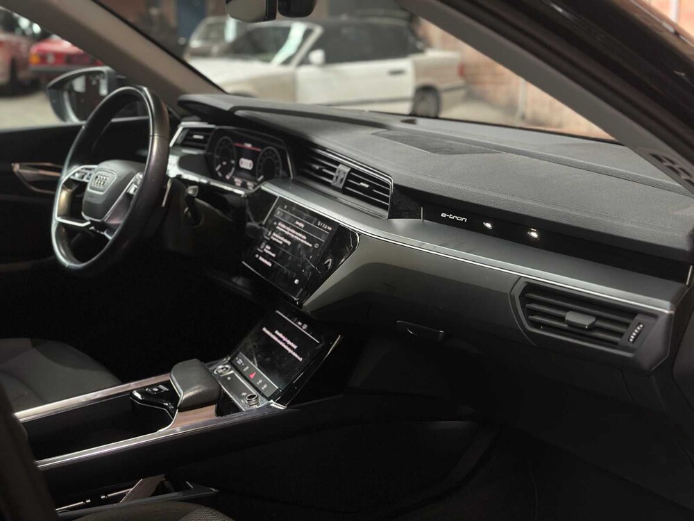 Audi e-tron 55 Quattro Edition 95kWh 408PS 2020, J-305-XB