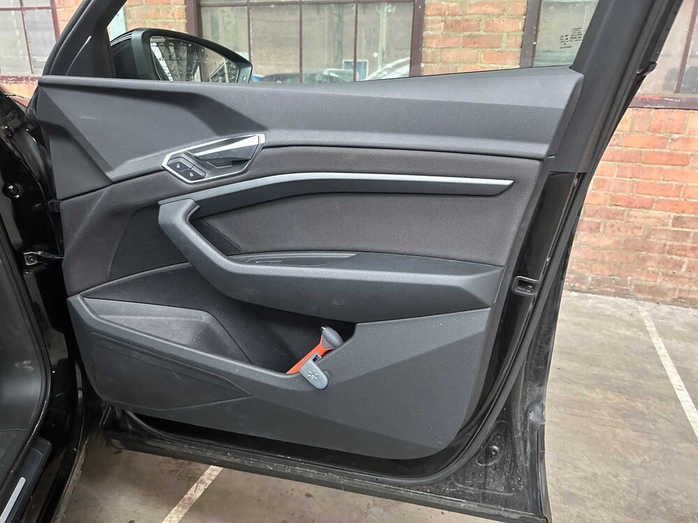 Audi e-tron 55 Quattro Edition 95kWh 408PS 2020, J-305-XB