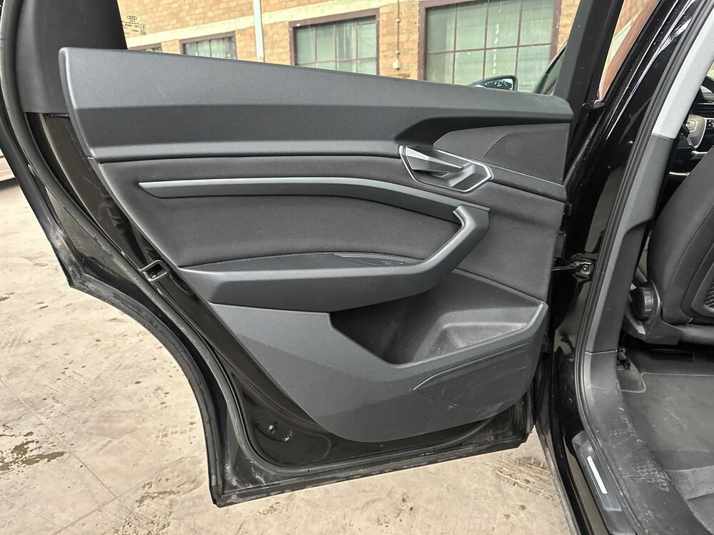 Audi e-tron 55 Quattro Edition 95kWh 408PS 2020, J-305-XB