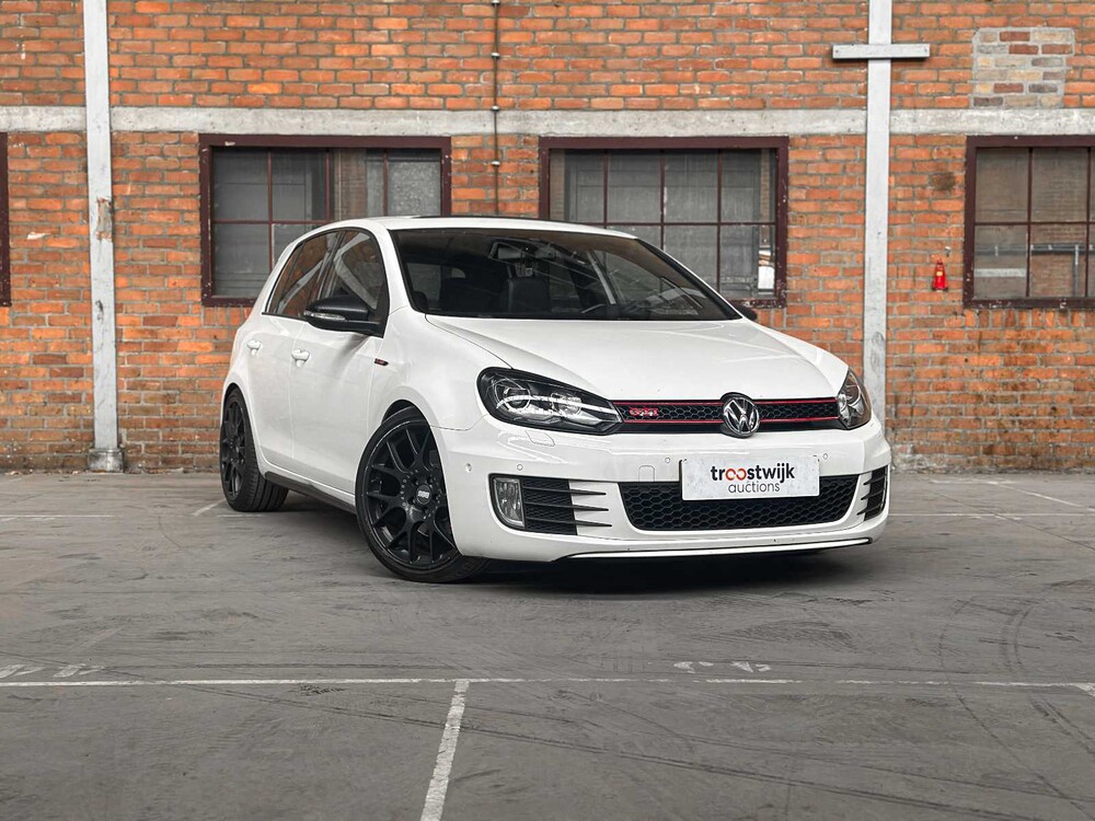Volkswagen Golf GTI 2.0 211PS 2011, 13-PFJ-7