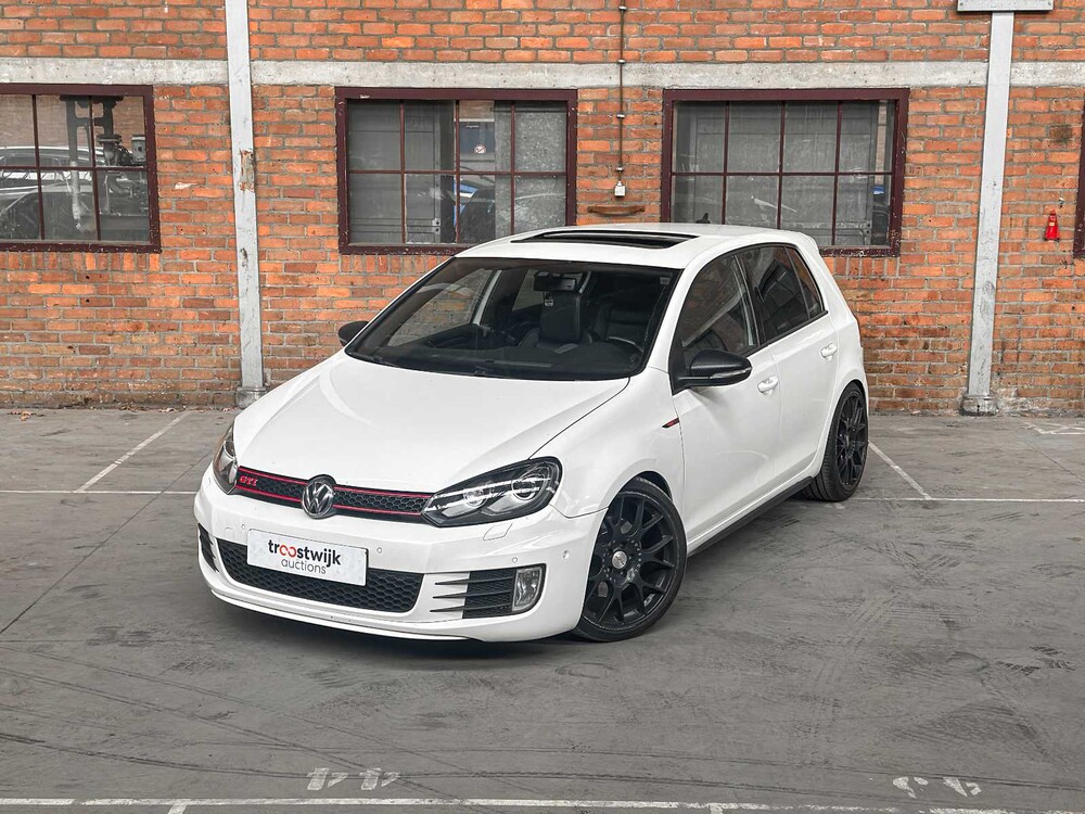 Volkswagen Golf GTI 2.0 211PS 2011, 13-PFJ-7