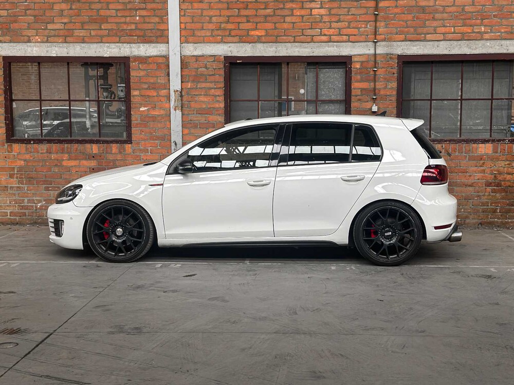 Volkswagen Golf GTI 2.0 211PS 2011, 13-PFJ-7