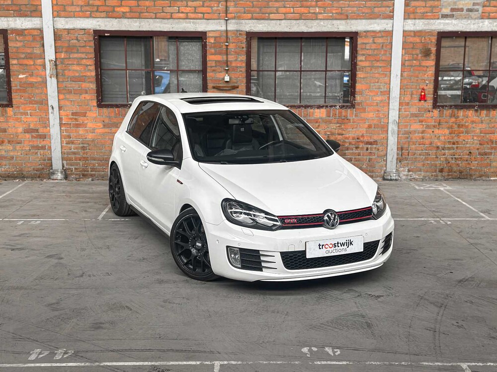 Volkswagen Golf GTI 2.0 211PS 2011, 13-PFJ-7