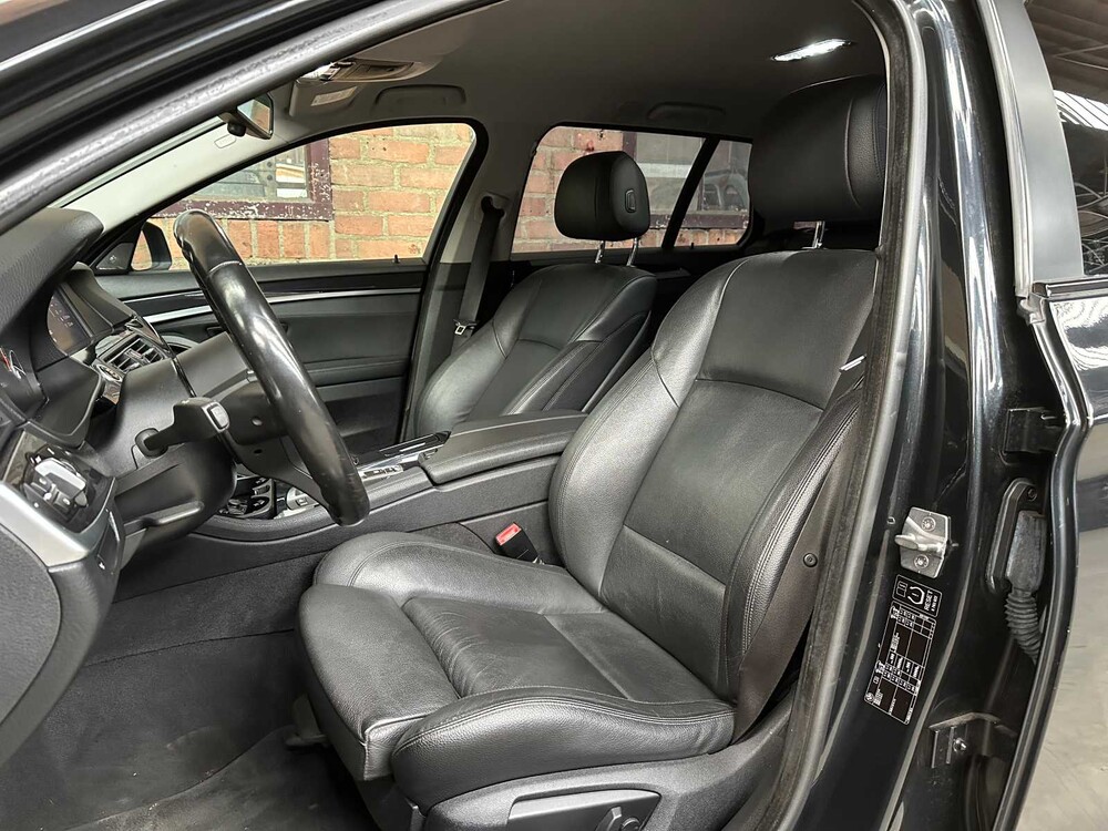 BMW 535d Touring High Executive 5er 299PS 2010, J-061-BD