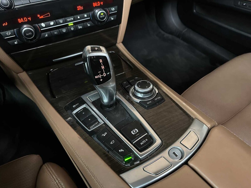 BMW 750Li xDrive 4.4 V8 405PS 2010 7er F02 