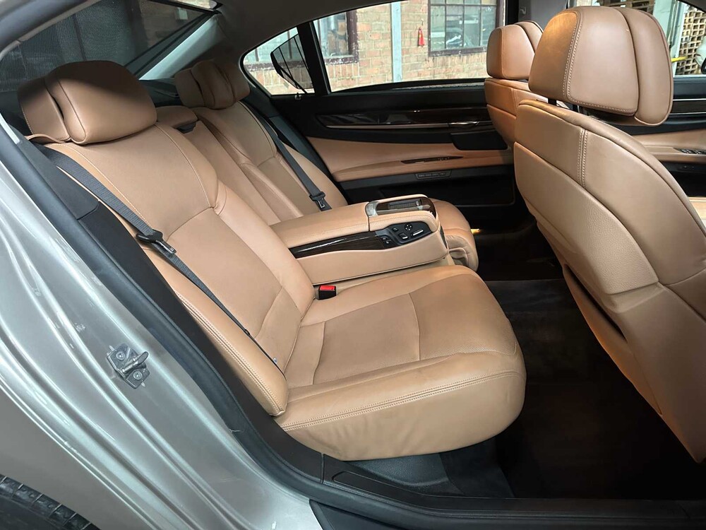 BMW 750Li xDrive 4.4 V8 405PS 2010 7er F02 