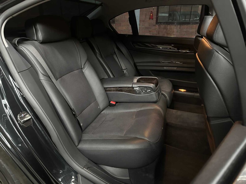 BMW ActiveHybrid7 F04 4.4 V8 465PS 2011