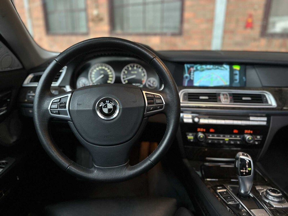 BMW ActiveHybrid7 F04 4.4 V8 465PS 2011