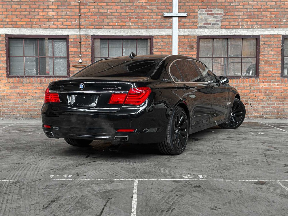 BMW ActiveHybrid7 F04 4.4 V8 465PS 2011