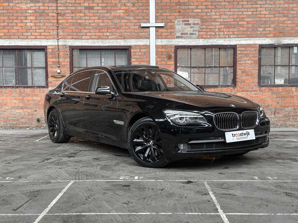 BMW ActiveHybrid7 F04 4.4 V8 465PS 2011