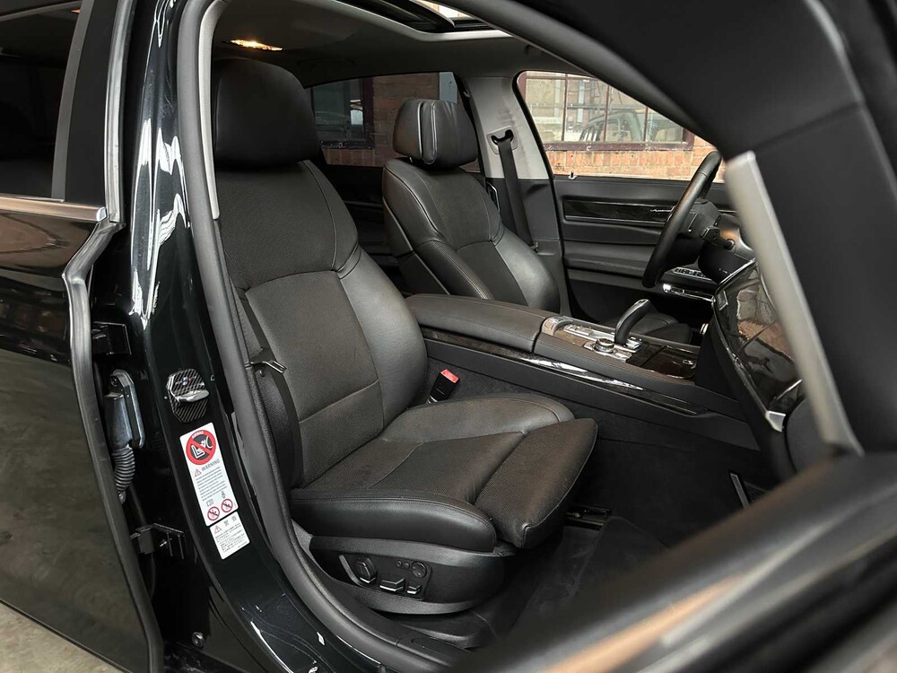 BMW ActiveHybrid7 F04 4.4 V8 465PS 2011