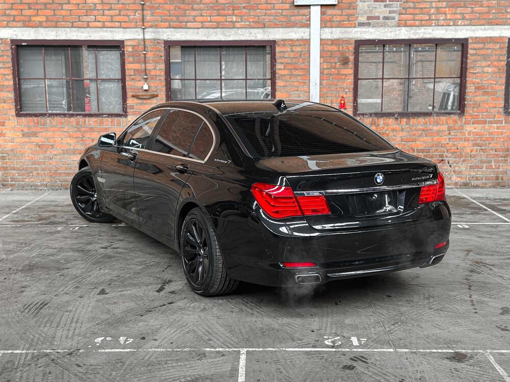 BMW ActiveHybrid7 F04 4.4 V8 465PS 2011