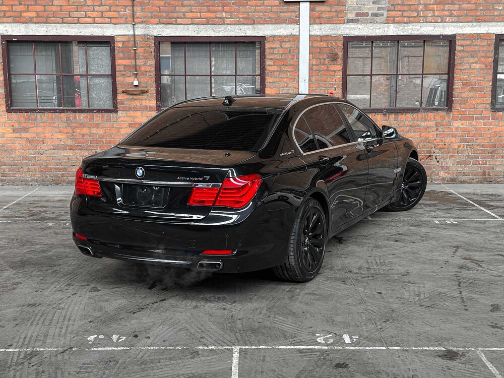 BMW ActiveHybrid7 F04 4.4 V8 465PS 2011