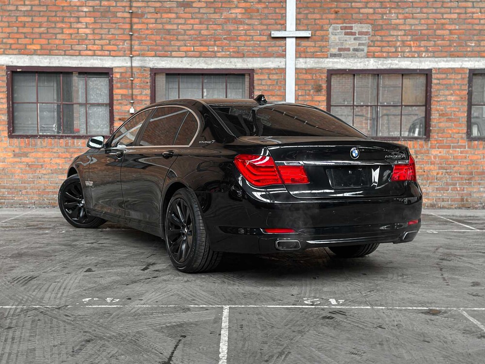 BMW ActiveHybrid7 F04 4.4 V8 465PS 2011