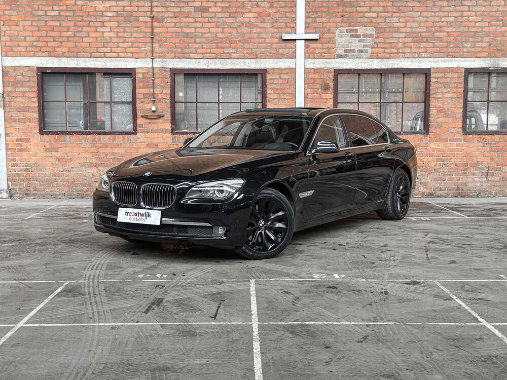 BMW ActiveHybrid7 F04 4.4 V8 465PS 2011