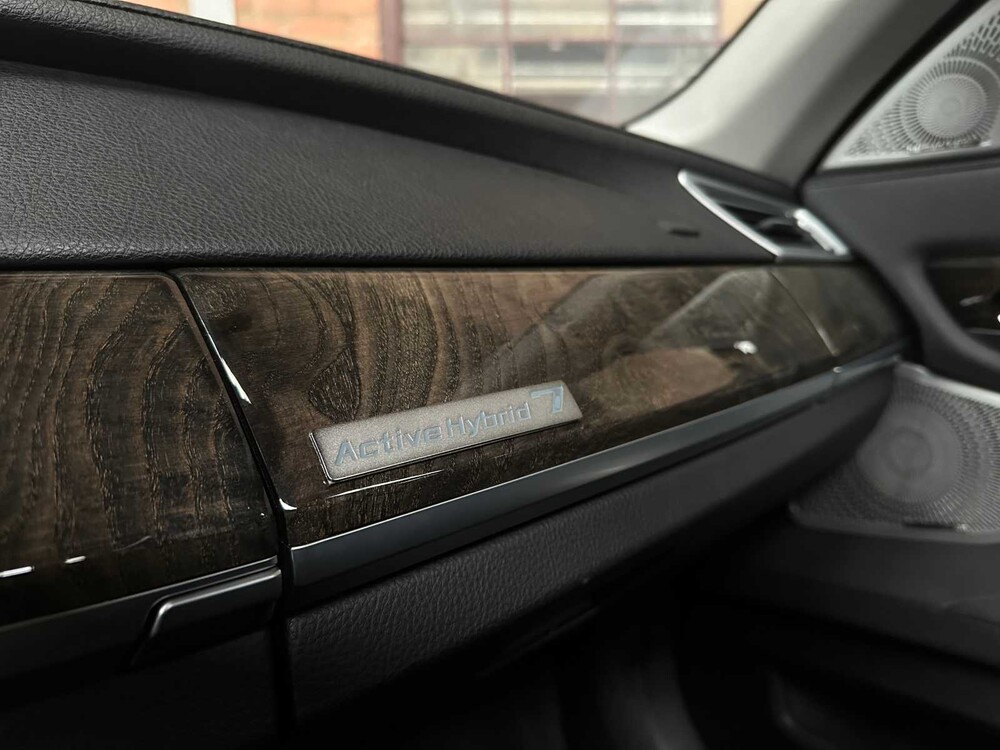 BMW ActiveHybrid7 F04 4.4 V8 465PS 2011