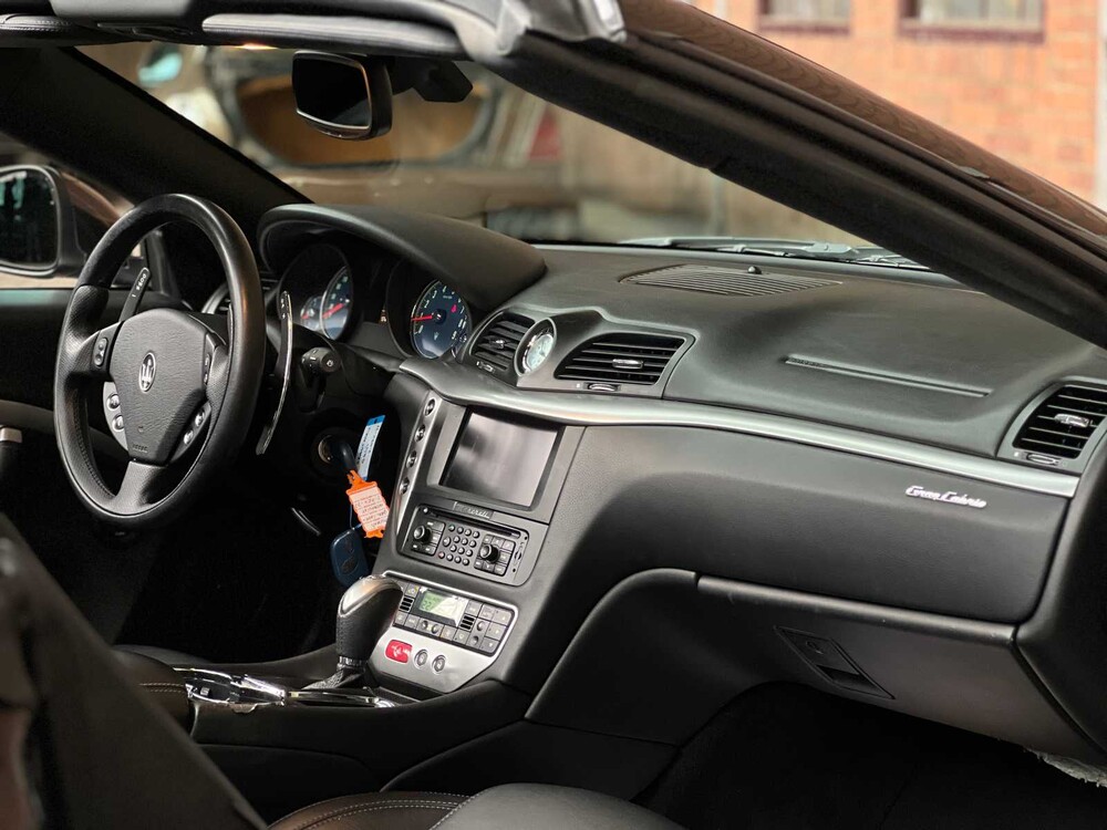 Maserati GranCabrio 4.7 V8 439PS 2011, 2-KBX-77
