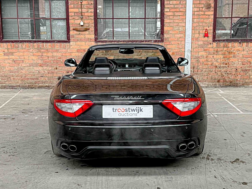 Maserati GranCabrio 4.7 V8 439PS 2011, 2-KBX-77
