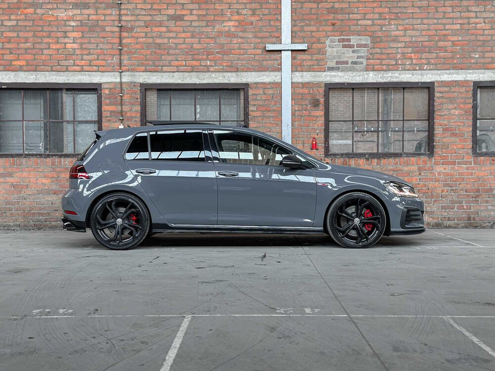 Volkswagen Golf GTI TCR 7.5 2.0 TSI 290PS 2019, P-824-PT