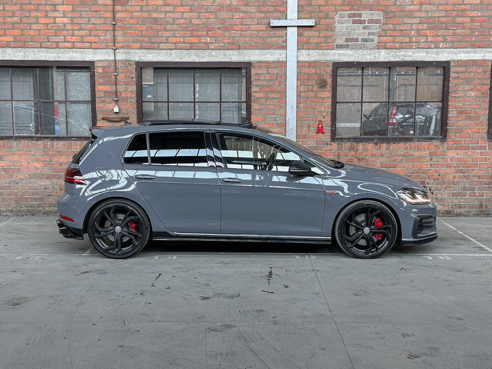 Volkswagen Golf GTI TCR 7.5 2.0 TSI 290PS 2019, P-824-PT