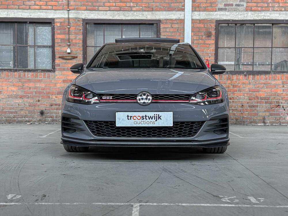 Volkswagen Golf GTI TCR 7.5 2.0 TSI 290PS 2019, P-824-PT