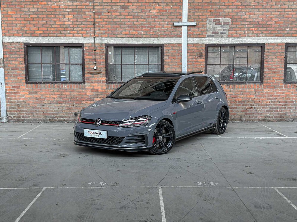 Volkswagen Golf GTI TCR 7.5 2.0 TSI 290PS 2019, P-824-PT