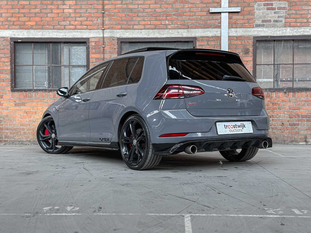 Volkswagen Golf GTI TCR 7.5 2.0 TSI 290PS 2019, P-824-PT