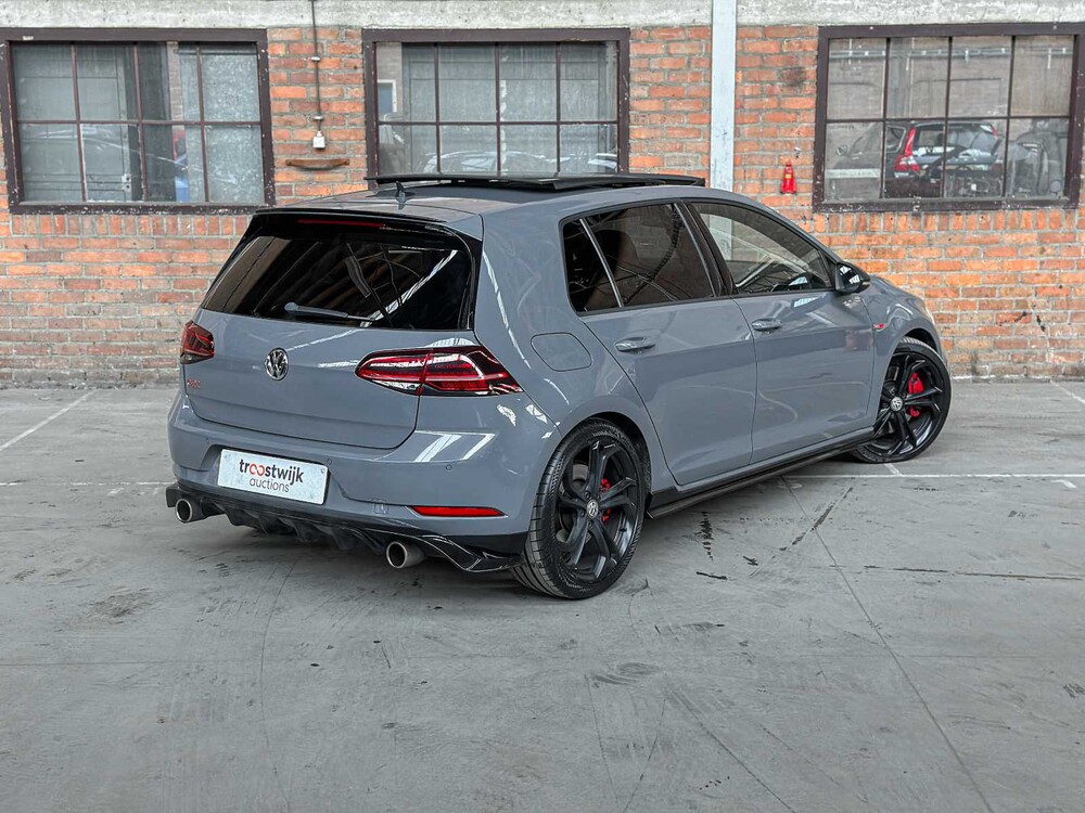 Volkswagen Golf GTI TCR 7.5 2.0 TSI 290PS 2019, P-824-PT