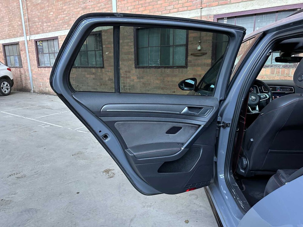 Volkswagen Golf GTI TCR 7.5 2.0 TSI 290PS 2019, P-824-PT