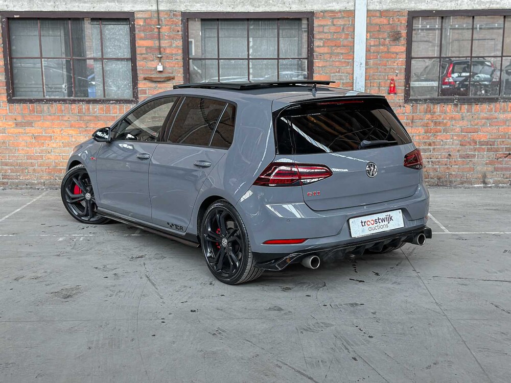 Volkswagen Golf GTI TCR 7.5 2.0 TSI 290PS 2019, P-824-PT