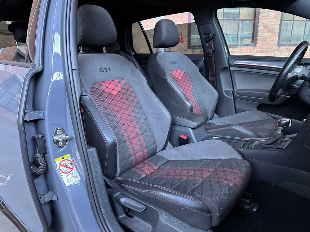 Volkswagen Golf GTI TCR 7.5 2.0 TSI 290PS 2019, P-824-PT