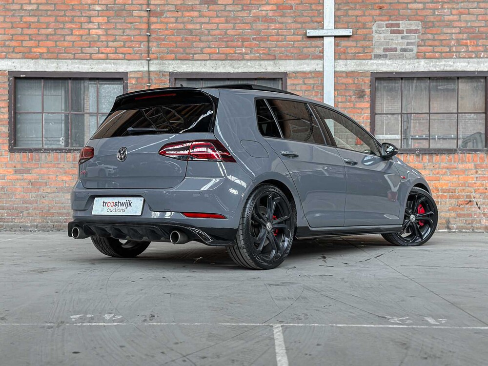 Volkswagen Golf GTI TCR 7.5 2.0 TSI 290PS 2019, P-824-PT