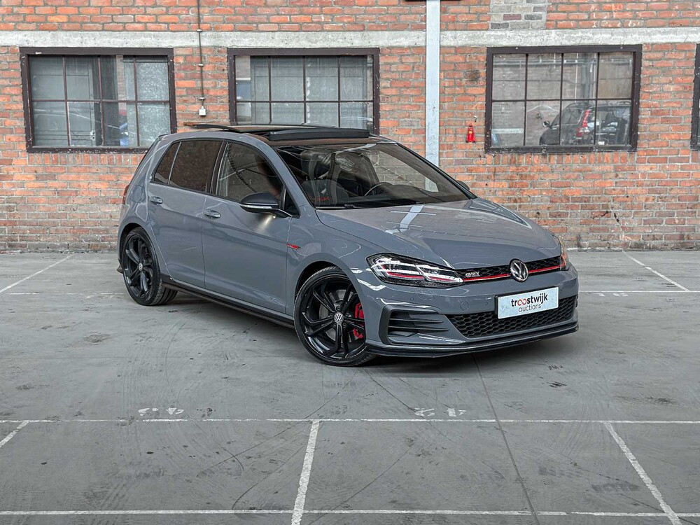 Volkswagen Golf GTI TCR 7.5 2.0 TSI 290PS 2019, P-824-PT