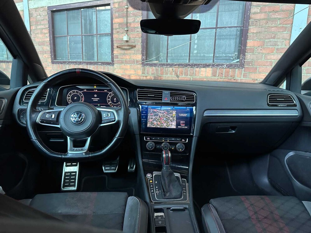 Volkswagen Golf GTI TCR 7.5 2.0 TSI 290PS 2019, P-824-PT