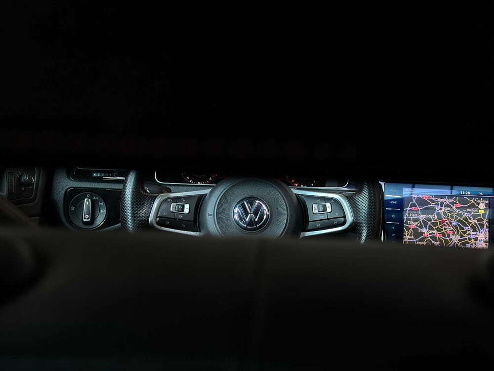 Volkswagen Golf GTI TCR 7.5 2.0 TSI 290PS 2019, P-824-PT