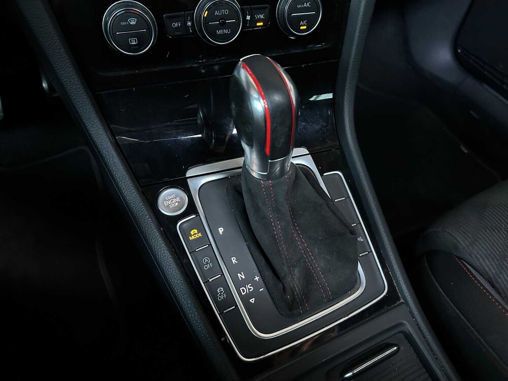 Volkswagen Golf GTI TCR 7.5 2.0 TSI 290PS 2019, P-824-PT
