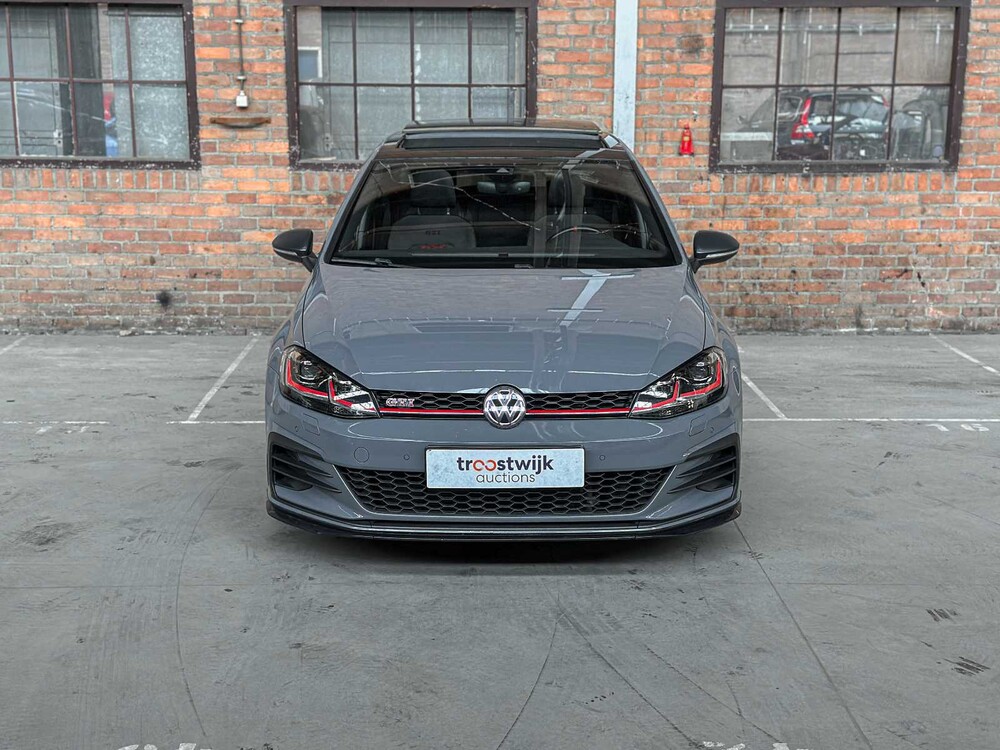 Volkswagen Golf GTI TCR 7.5 2.0 TSI 290PS 2019, P-824-PT