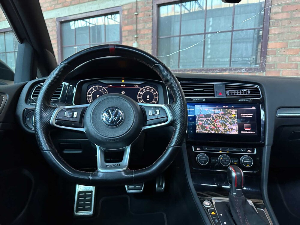 Volkswagen Golf GTI TCR 7.5 2.0 TSI 290PS 2019, P-824-PT