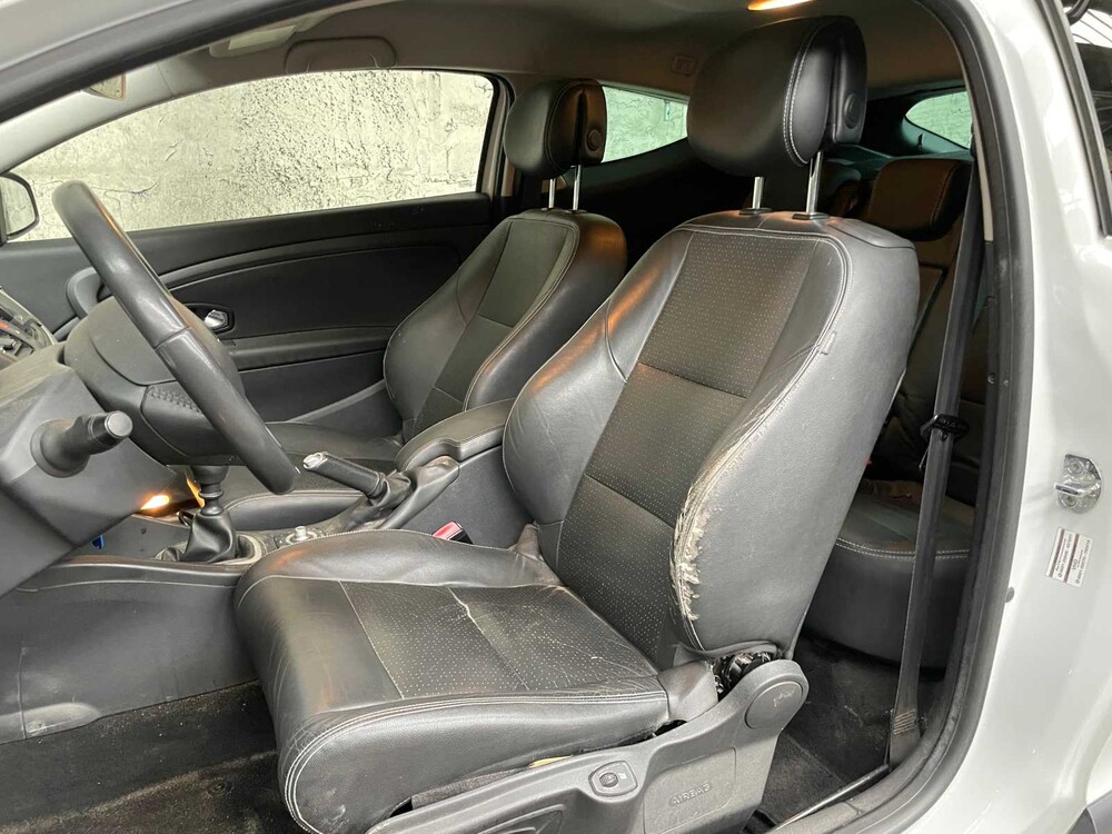 Renault Mégane Coupé 1.5 dCi Dynamique 110hp 2011, 41-PBH-1