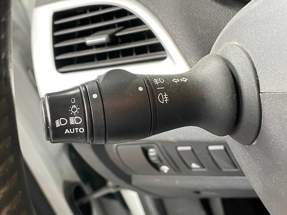 Renault Mégane Coupé 1.5 dCi Dynamique 110hp 2011, 41-PBH-1