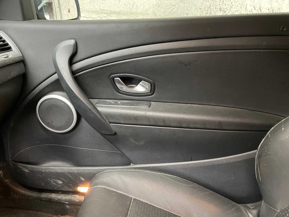 Renault Mégane Coupé 1.5 dCi Dynamique 110hp 2011, 41-PBH-1