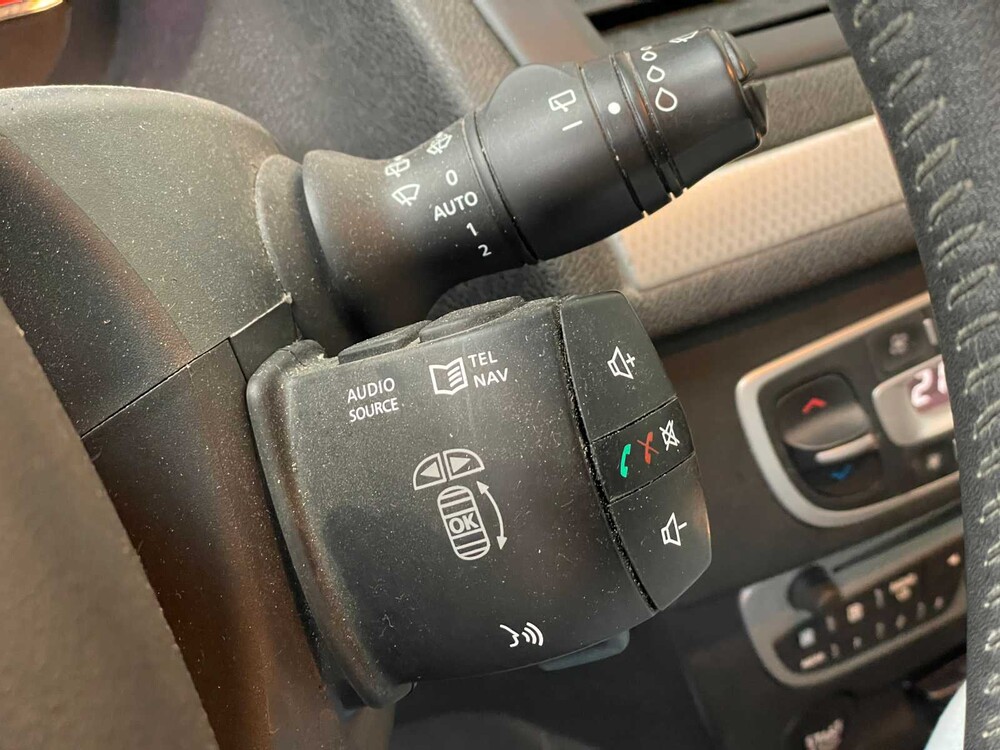 Renault Mégane Coupé 1.5 dCi Dynamique 110hp 2011, 41-PBH-1