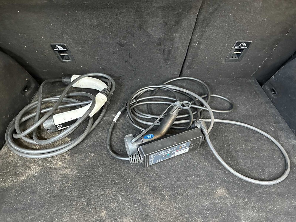 Ford Kuga 2.5 PHEV Titanium X 152hp 2021, L-235-DZ