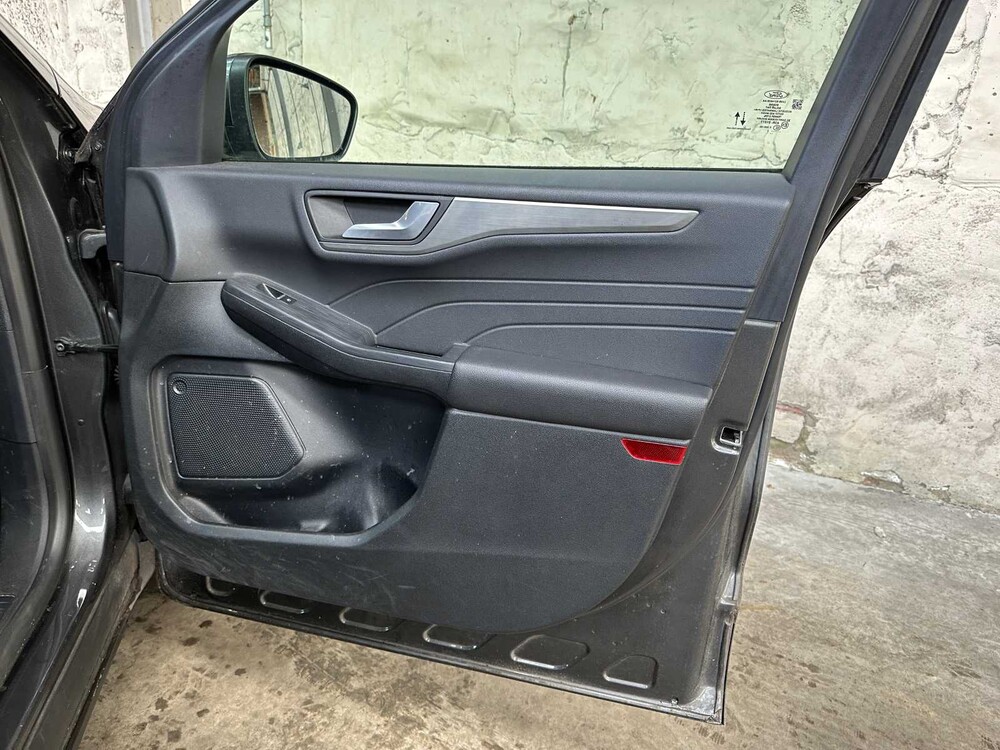 Ford Kuga 2.5 PHEV Titanium X 152hp 2021, L-235-DZ