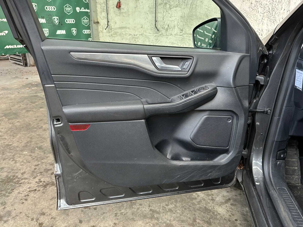 Ford Kuga 2.5 PHEV Titanium X 152hp 2021, L-235-DZ